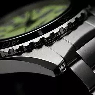 一道划痕抛光,一道划痕补漆