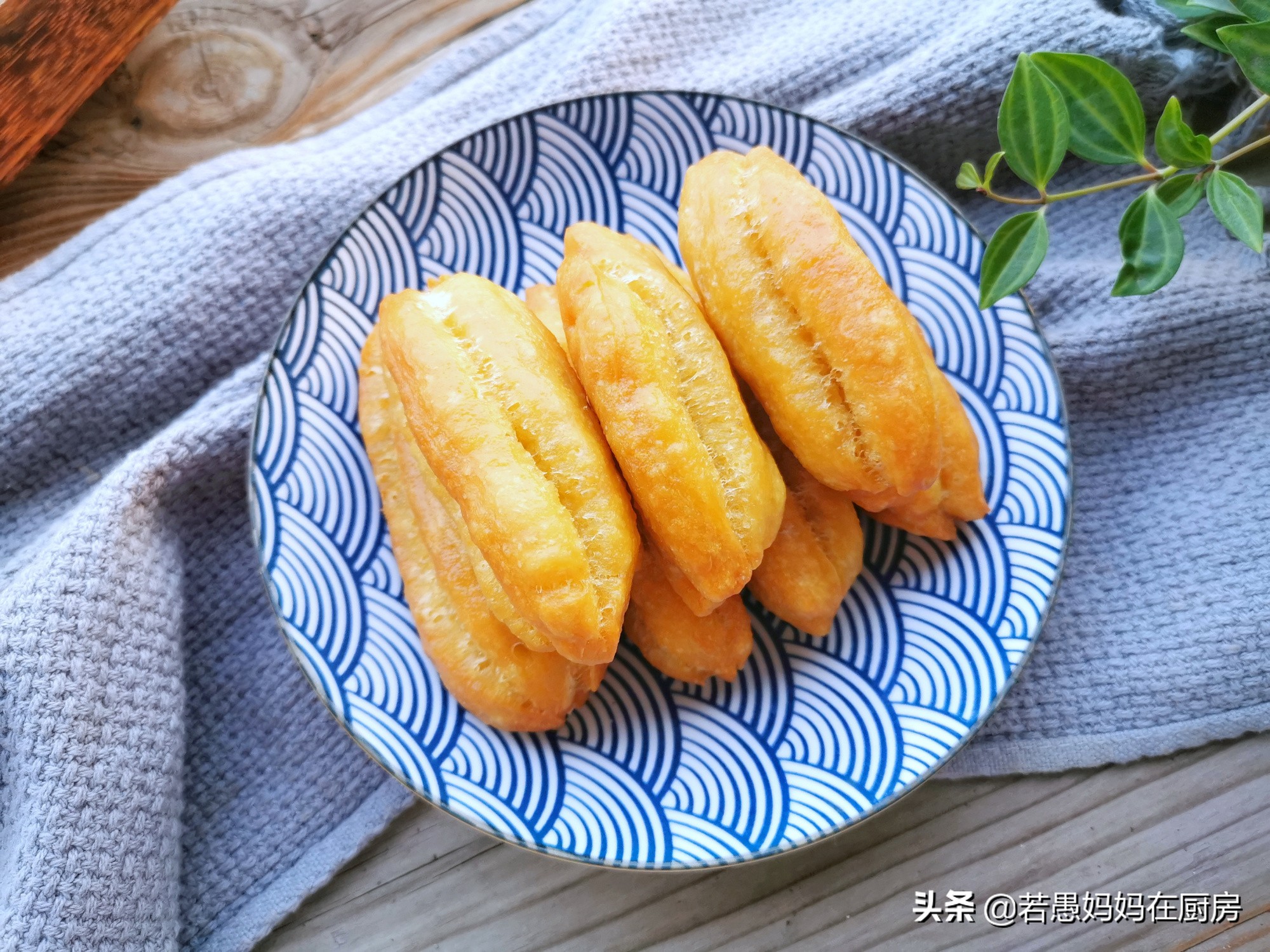 做油条泡打粉与苏打粉的区别,炸油条放苏打粉泡打粉酵母粉配方