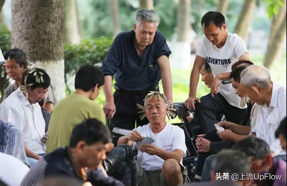 各地打牌最野大赛,你猜谁赢了?