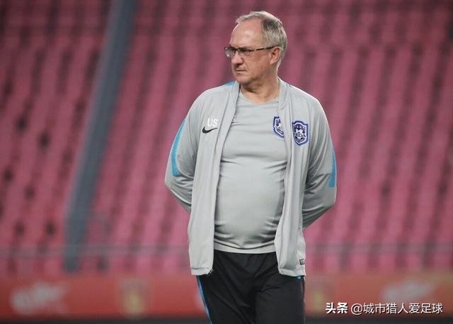 疫情下的健康才重要,媒体聚焦:努力自救的中国足球