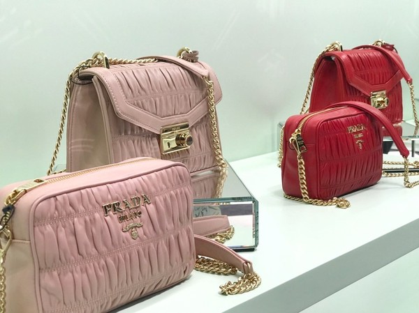 prada香港特卖,prada最新秀