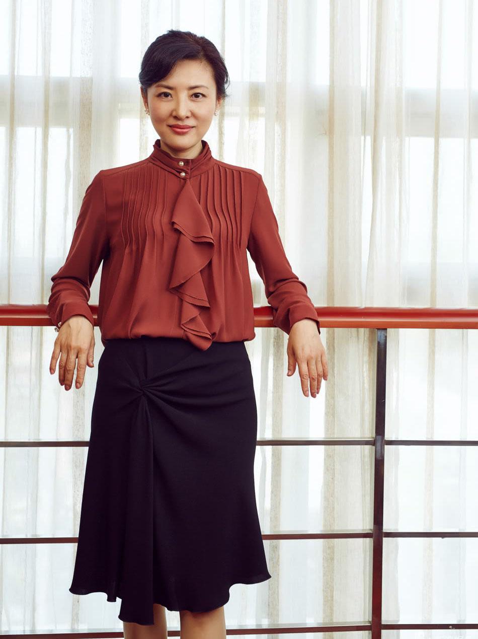 周涛黑色衬衫怎么搭配,周涛穿搭风格