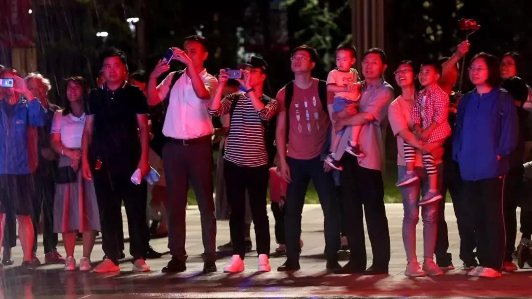 震撼北京我爱你中国,中关村震撼视频