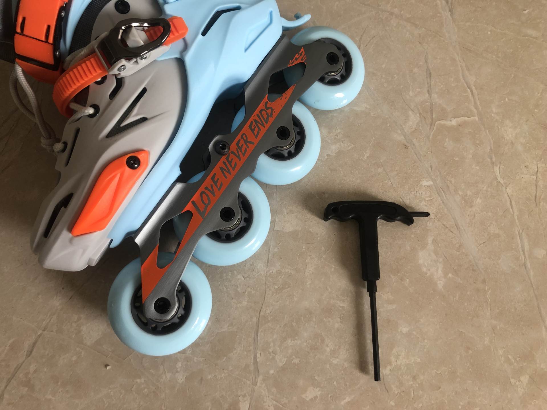 柒小佰运动减震自行车16寸价格,柒小佰轮滑鞋能用于训练鞋吗