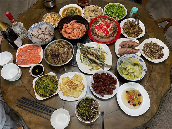 越南人“拼”出中式春节，留守华人网购家乡味道