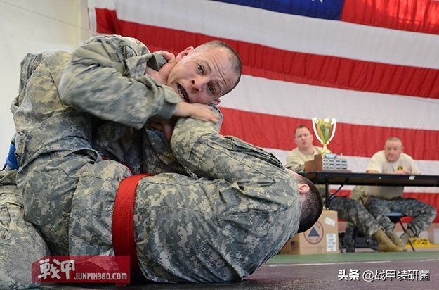 鎴樼敳杞伴福,鎴樼敳鎴樻枟鐗囨