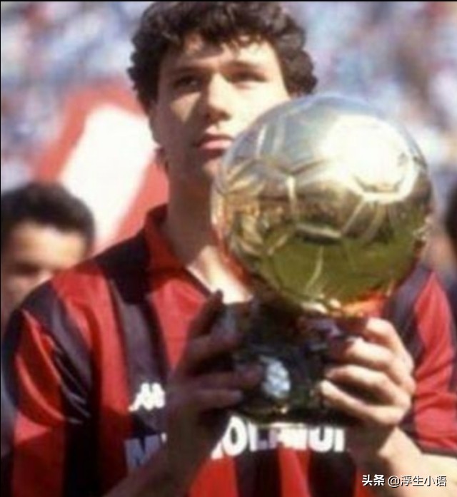 足球史上最全能支点中锋!他可以在中锋、前腰和边锋之间无缝衔接!