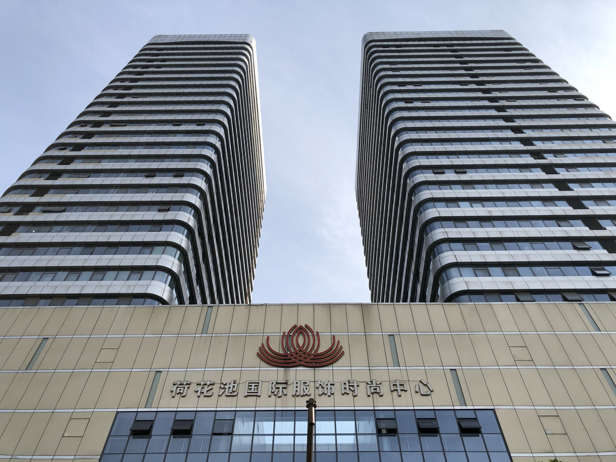 记得曾经的成都荷花池吗？我曾在那电瓶车乱穿的路上发生交通事故