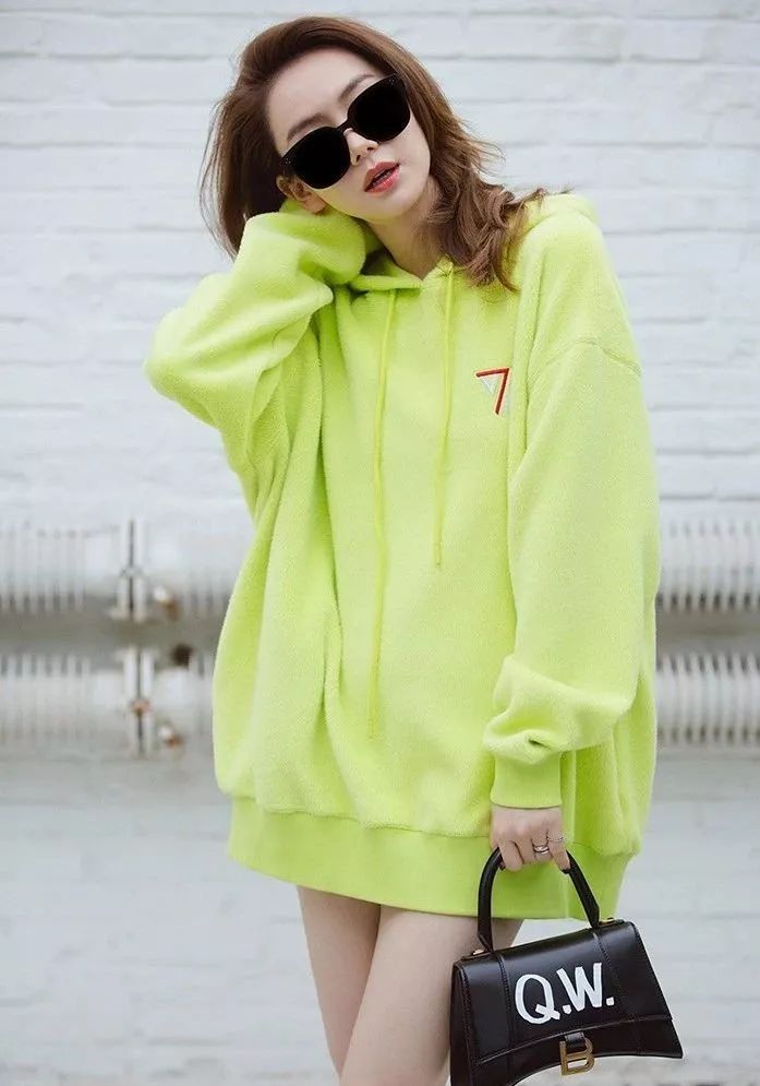 卫衣千万别瞎穿！这50件时髦又显瘦