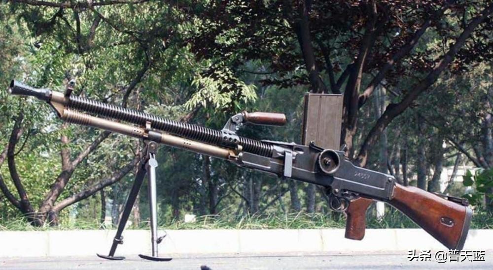 国军zb26捷克式轻机枪,捷克式轻机枪zb26有30发弹匣的吗