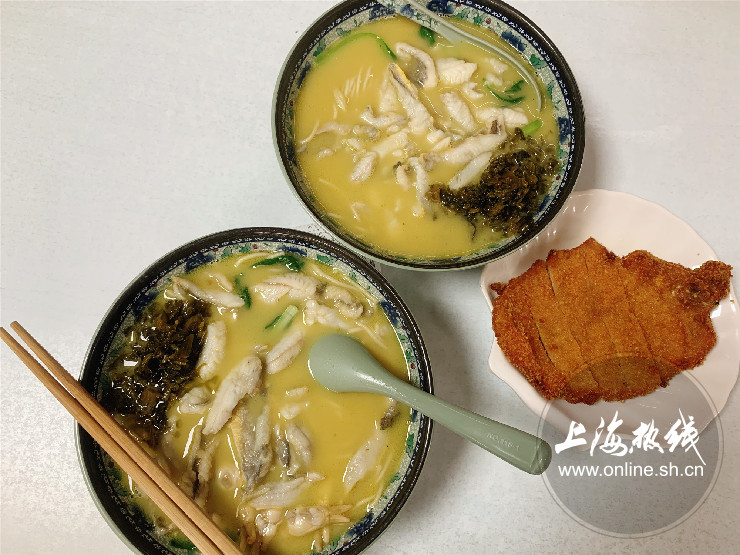 上海最好吃的辣酱油炸猪排,上海特色炸猪排辣酱油是标配