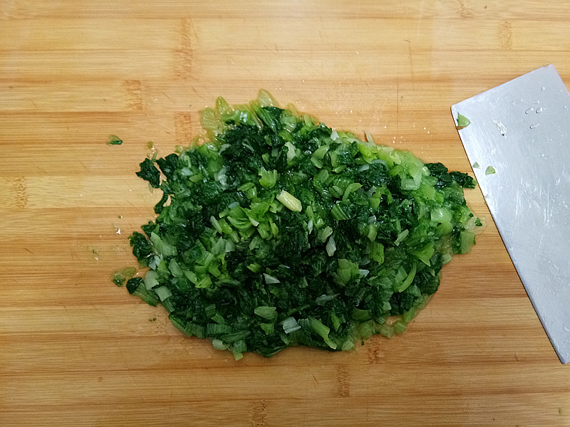 小白菜鸡蛋馅玉米面菜团子的做法,小白菜馅玉米面菜团子的家常做法