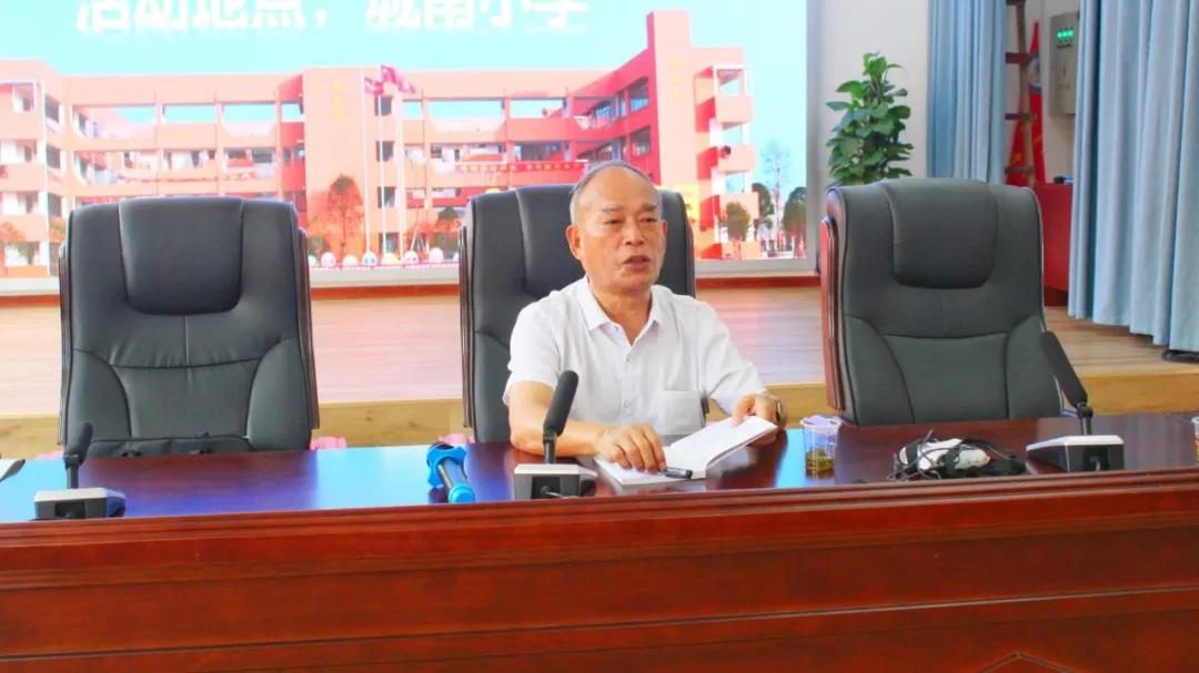 岳阳县曲赋协会在本县城南小学开展采风活动