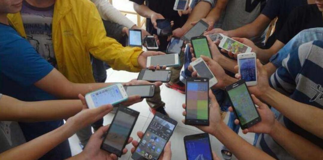 不给小孩手机怎么办,不给手机孩子就跑出去怎么办