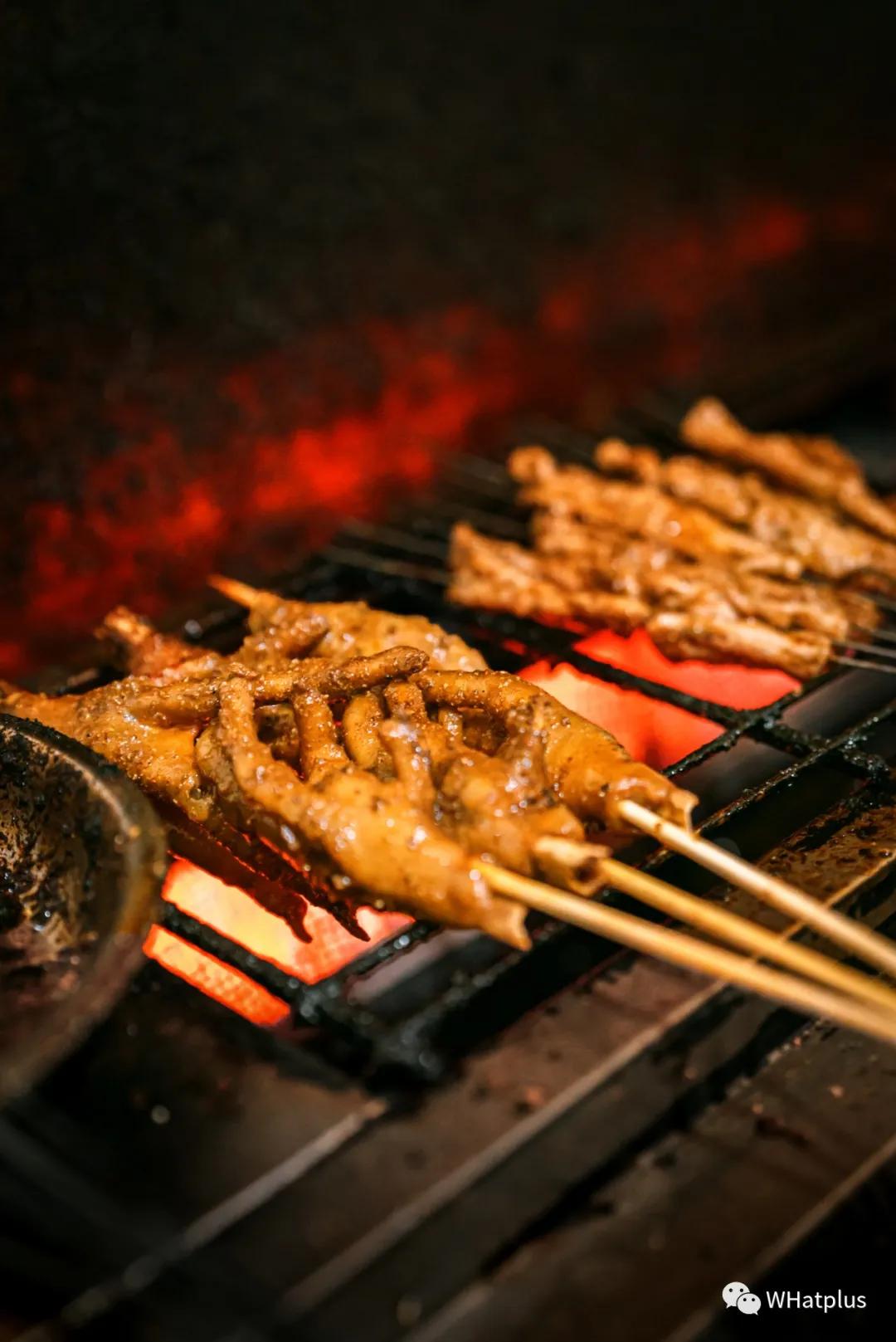 只有一张桌子的烧烤,只有3张桌子的川菜馆