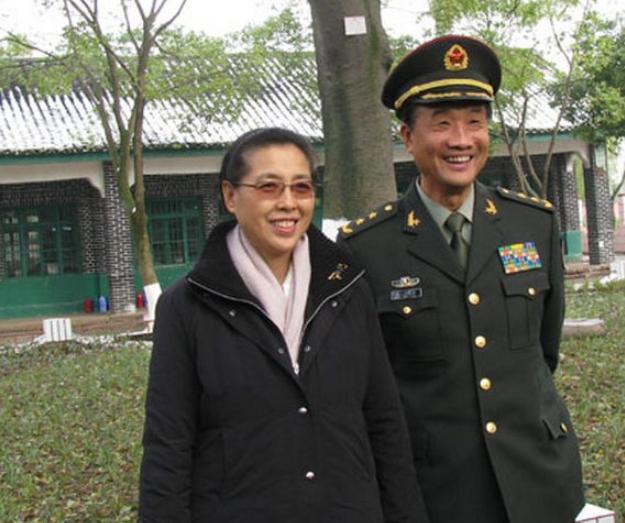 他是徐帅的儿子，25岁保送清华，48岁被授予少将军衔，59岁晋中将