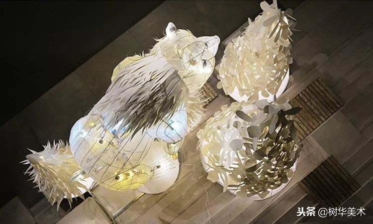 华师大油画系毕业的她，用纸改造广东传统花灯，还登上时尚杂志！