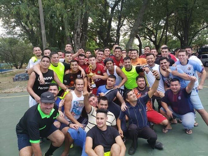 小罗监狱杯赛夺冠奖励,足球精灵小罗的精彩集锦