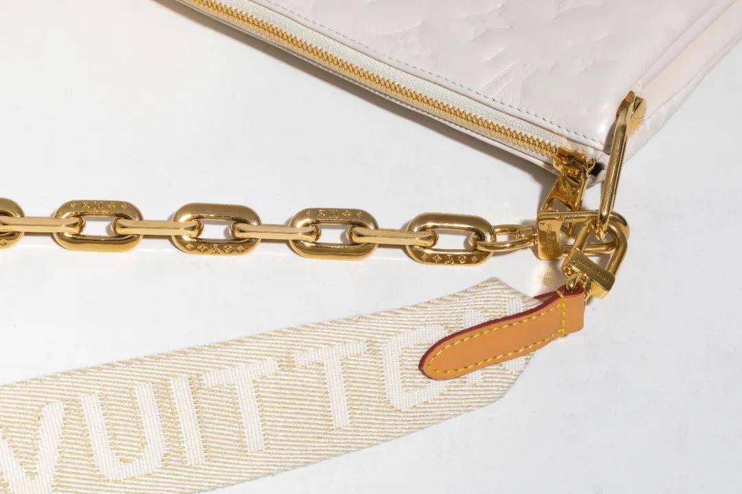 LV新手袋一出，女明星们集体撞包