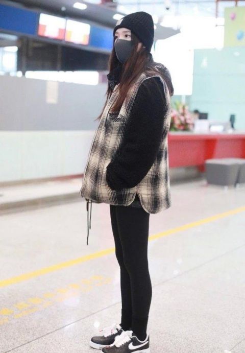 林允自己剪刘海,林允剪过刘海吗