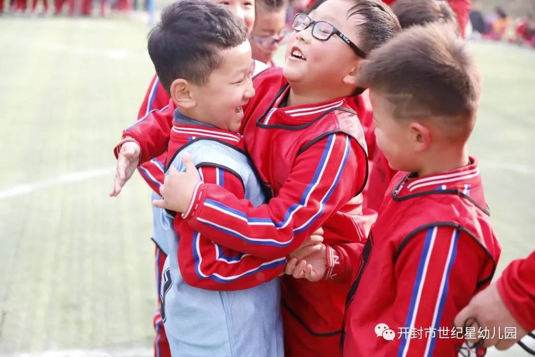 幼儿园足球运动,运动速度与激情