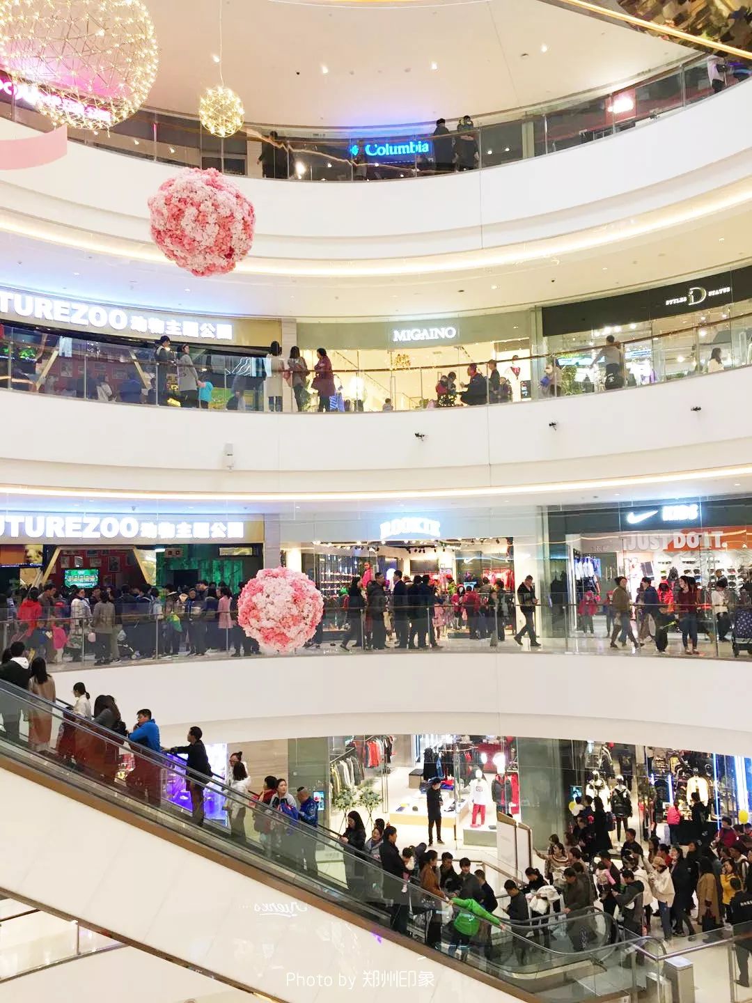 正弘城为什么这么热闹,正弘城有什么好逛的