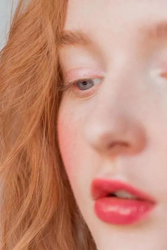 适合秋冬的橘朵腮红,2019秋冬三色倩碧小雏菊腮红