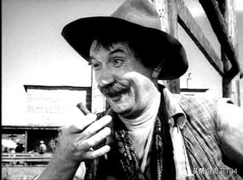 为人们带来欢笑的孤独艺术家—阿列克谢·斯米尔诺夫