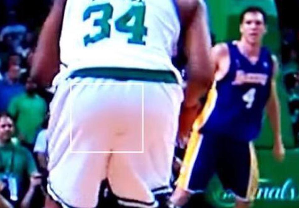 皮尔斯和哈登互造犯规,皮尔斯哈登打得比任何人都更出色