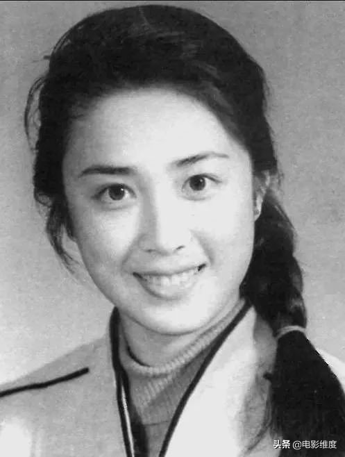 傅艺伟八十年代生活照,金巧巧吸毒还是傅艺伟吸毒