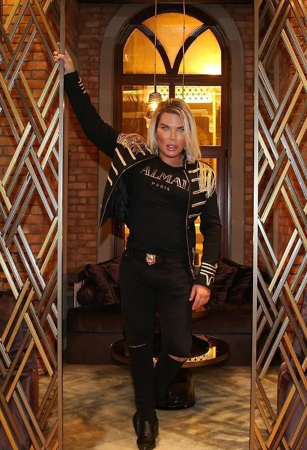 巴西男芭比娃娃,巴西整容狂人芭比娃娃