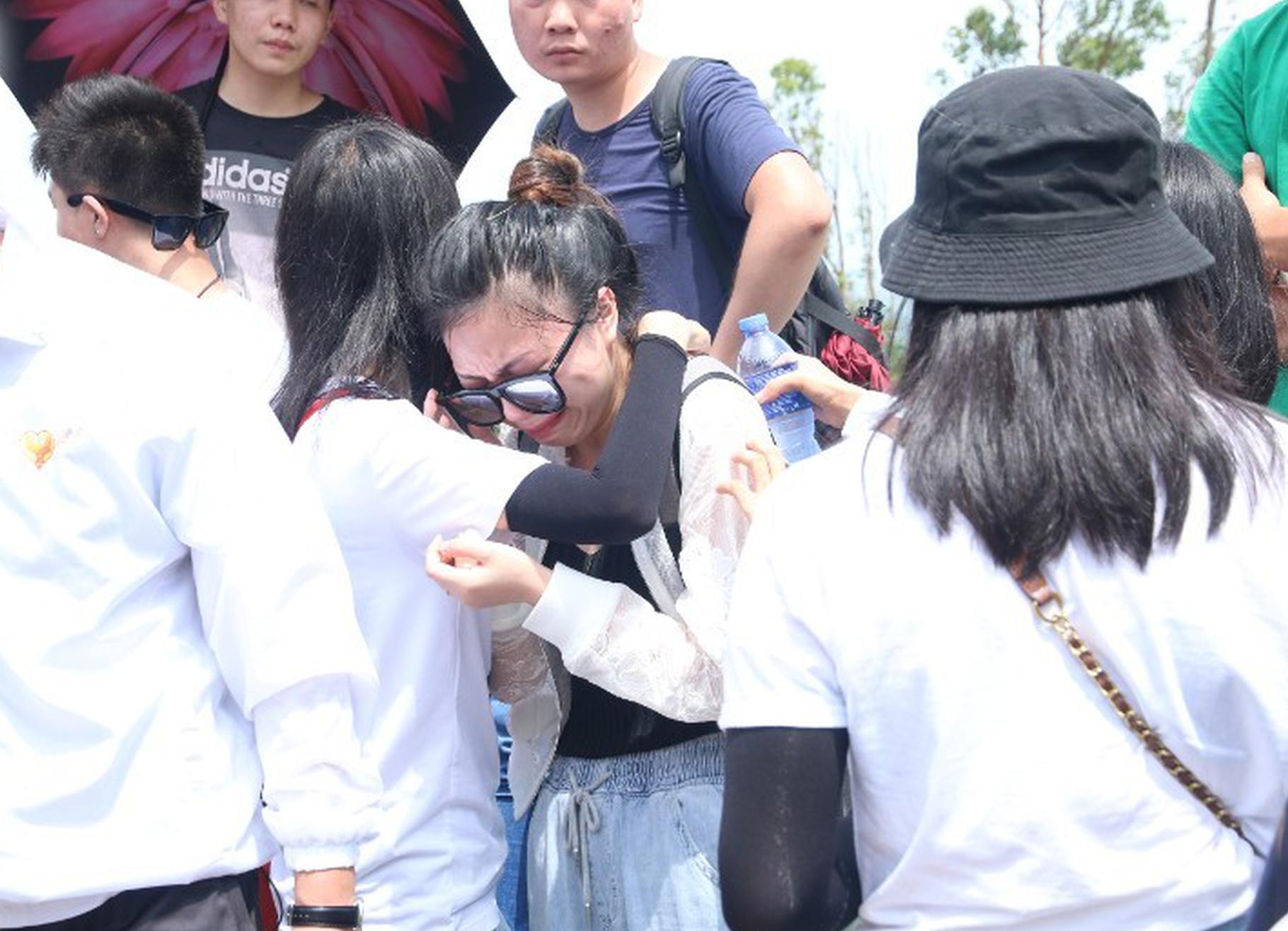 黄贯中手写信悼念黄家驹,黄贯中发微博悼念黄家驹