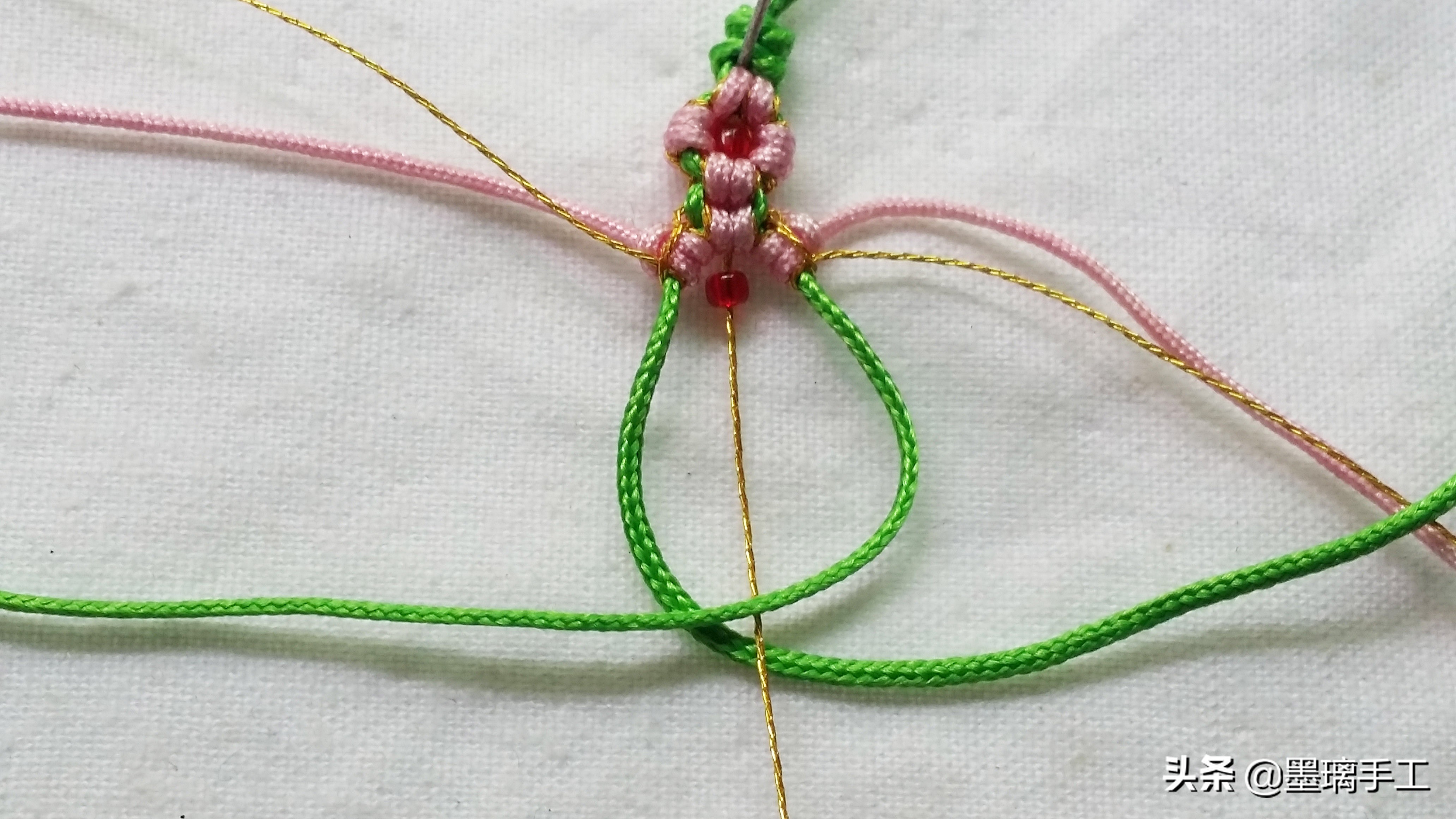 手工编织手链桃花结教程视频,简单手机绳编织教程简单又好看