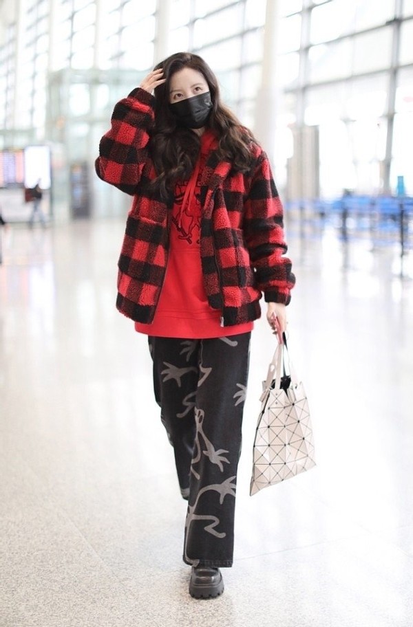 过年不穿红色怎么搭配,过年不应该穿的颜色