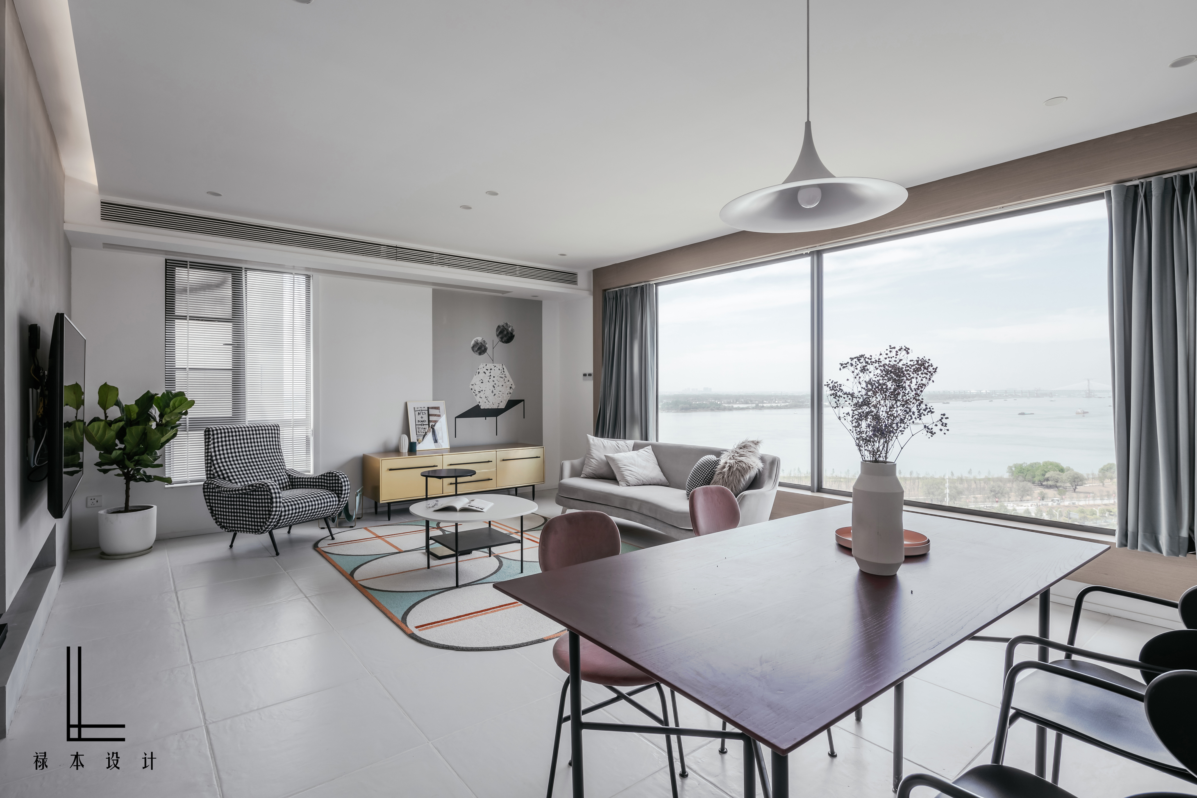 「天空城」住着你和我的城像天空，我在最高的高处摆好了筵席