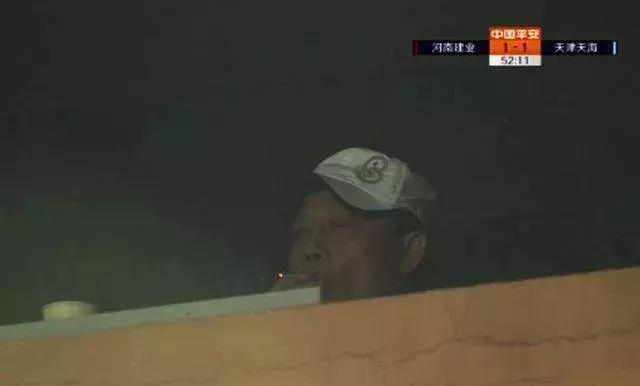 里皮恒大抽雪茄图片,里皮抽雪茄完整版