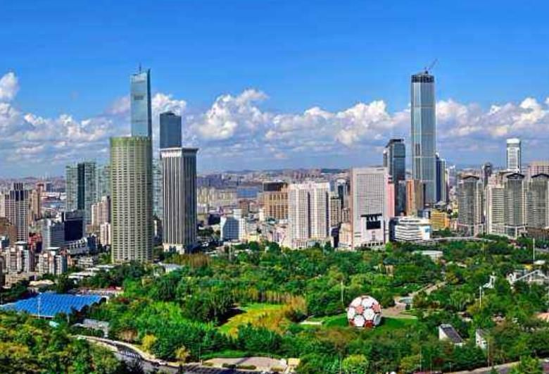 青岛与大连哪个城建漂亮,青岛与大连城市建设对比