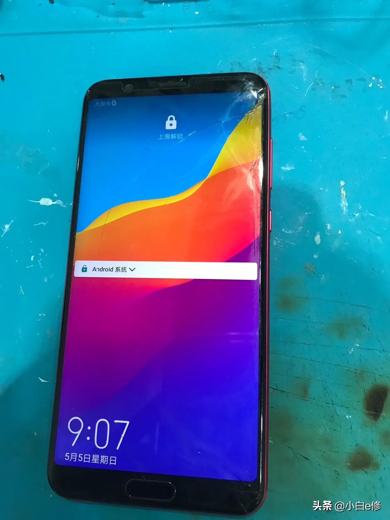 荣耀v10换外屏后出现黑点,荣耀v10换屏幕总成出现花屏