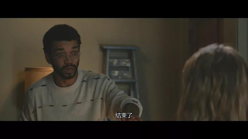 全片高能反转,性感美女化身“*窥偷**狂”