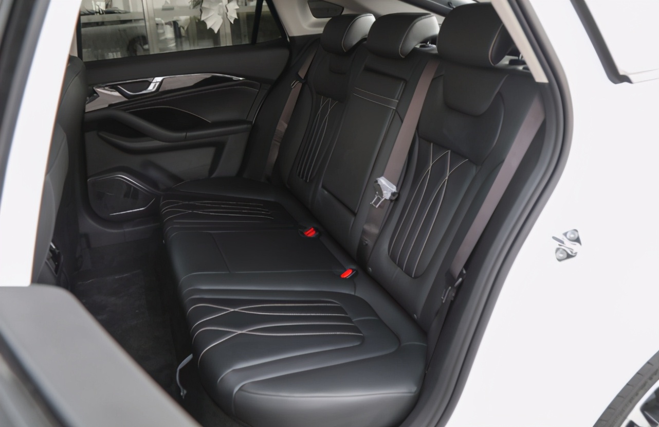 颜值竟然不输bba车型,颜值不输bba这台suv让你赚足回头率