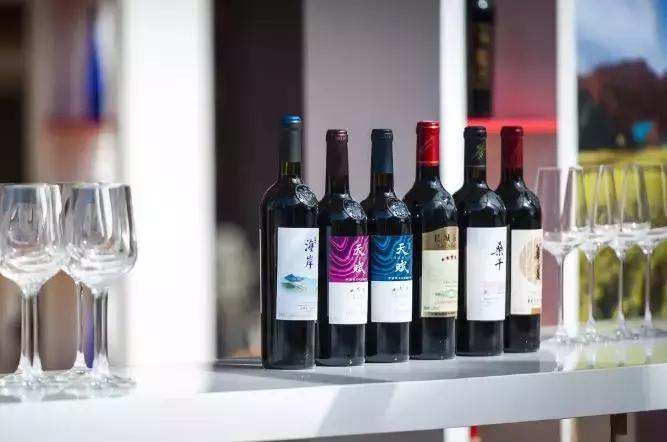 “白染红”选中粮：长城葡萄酒“战终端”精准定位白酒经销商