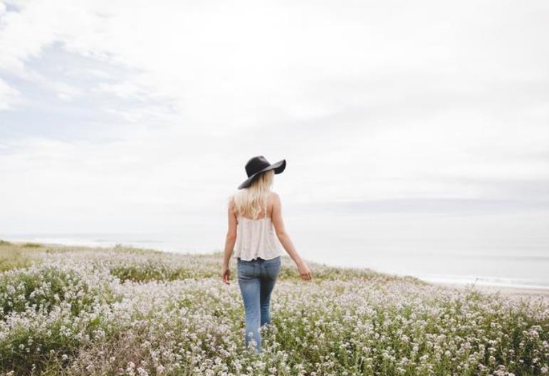 其实已经被孤立了为什么还要合群,如果被人孤立时不要急于合群