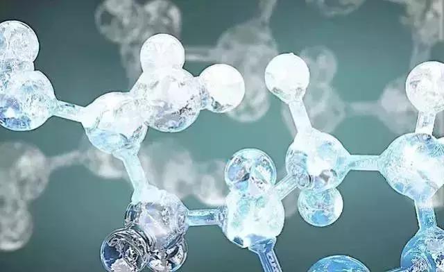 迪丽热巴变大妈,迪丽热巴美貌惊艳众人近期