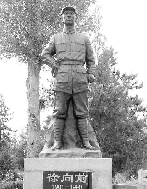 “布衣元帅”*向前徐**,年轻时曾加入国民*党**,有一件事令他抱憾终身