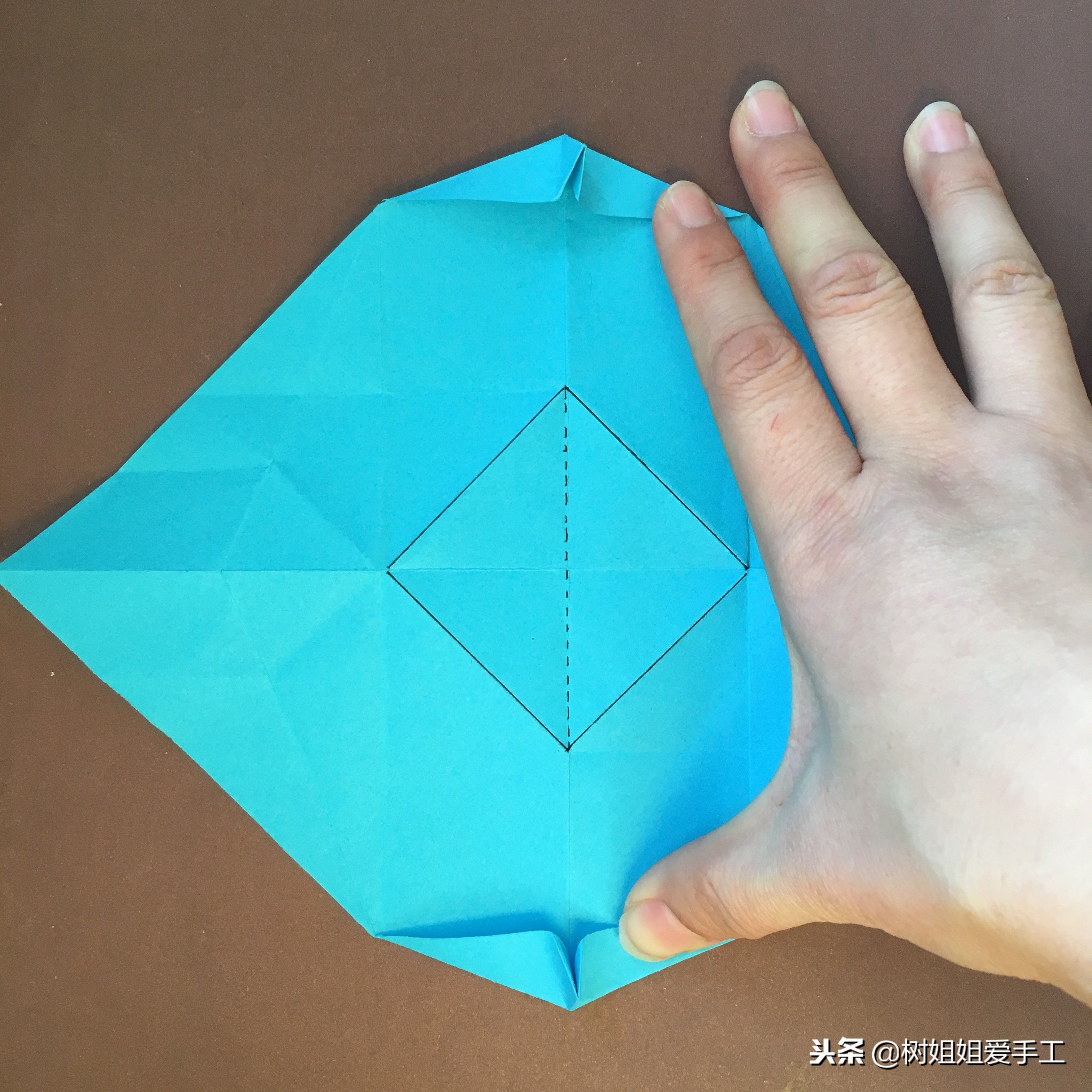 纸折的魔鬼鱼怎么折,1张纸折大嘴鱼教程慢动作简单