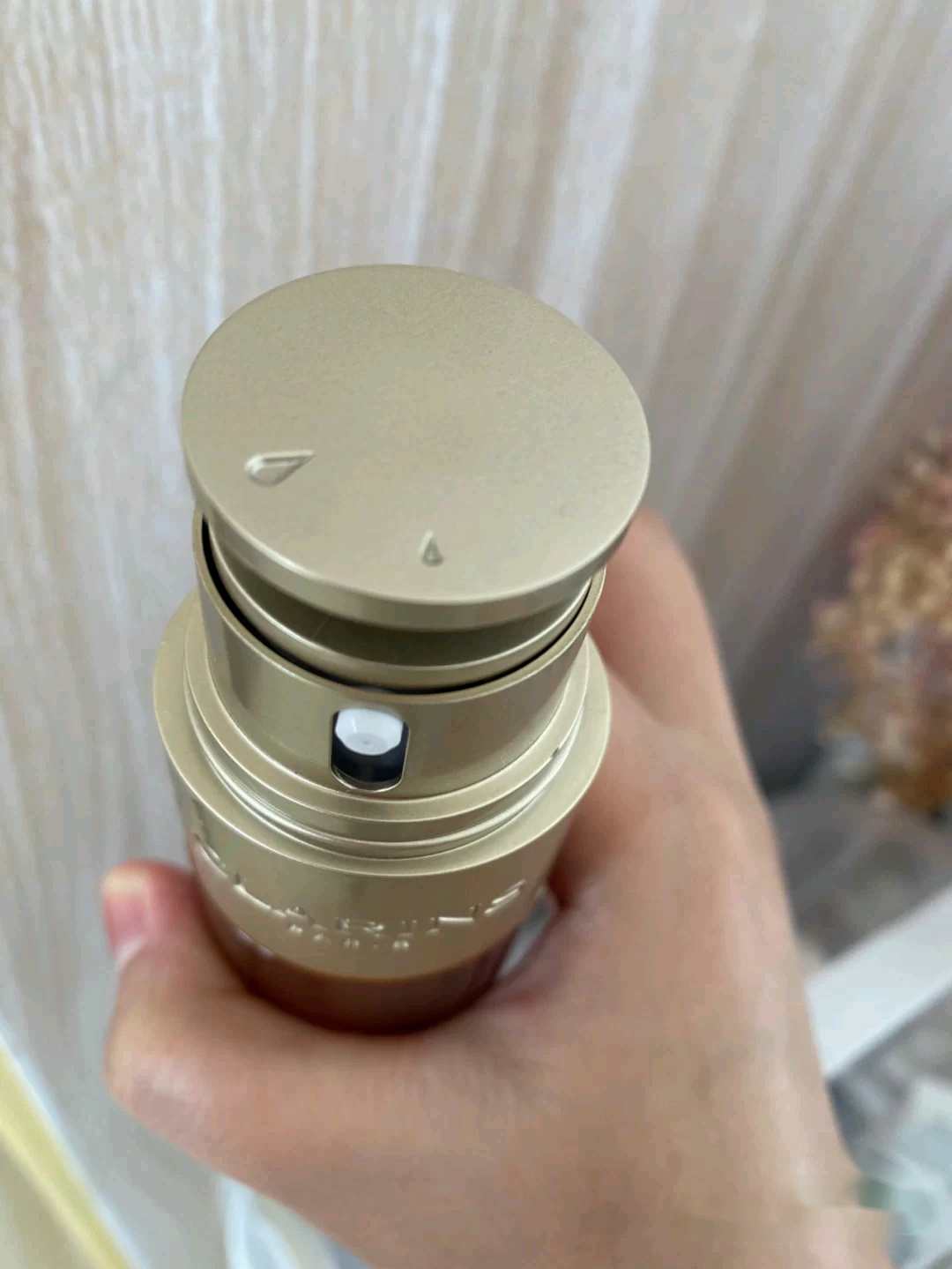 科颜氏淡斑精华液小白瓶精华,科颜氏美白提亮淡斑精华与小棕瓶