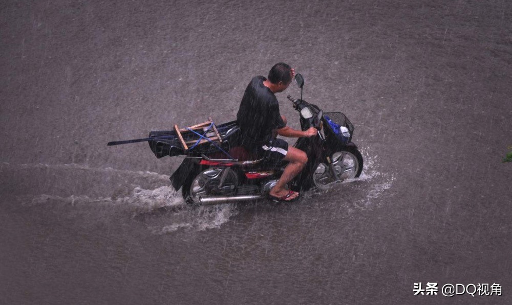摩托长途骑行装备必备清单,雨天长途骑行摩托车注意事项