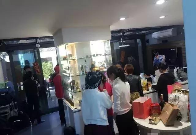 老佛爷的猫继承多少遗产,老佛爷去世了猫继承了多少遗产