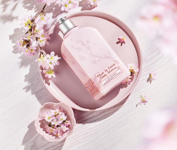 杨颖樱花与精灵妆拼图,刘嘉玲樱花美照