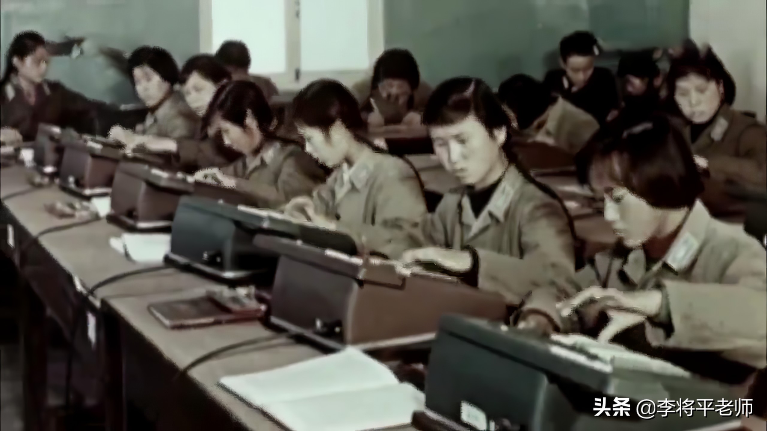 我国第一颗东方红卫星,望远镜拍到的东方红一号卫星